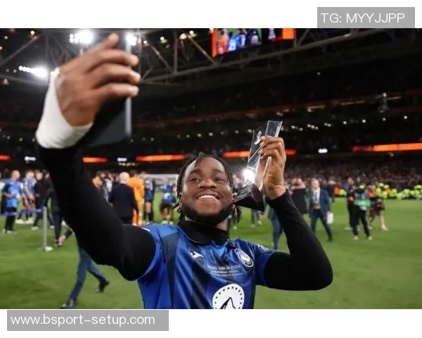 欧联杯精彩对决那不勒斯逆转AC米兰帽子戏法引爆全场热议