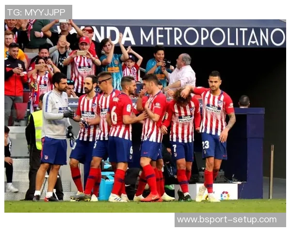 英超焦点战：马竞凭乌龙球绝杀皇马全场沸腾