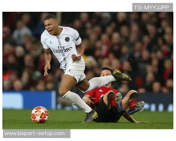 曼联逆转巴黎圣日耳曼点球大战精彩瞬间全场沸腾回顾 曼联逆转巴黎圣日耳曼点球大战精彩瞬间全场沸腾回顾