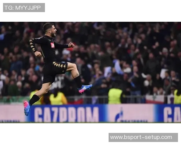 德甲激战:那不勒斯狂胜皇马红牌争议引发全场热议 德甲激战:那不勒斯狂胜皇马红牌争议引发全场热议