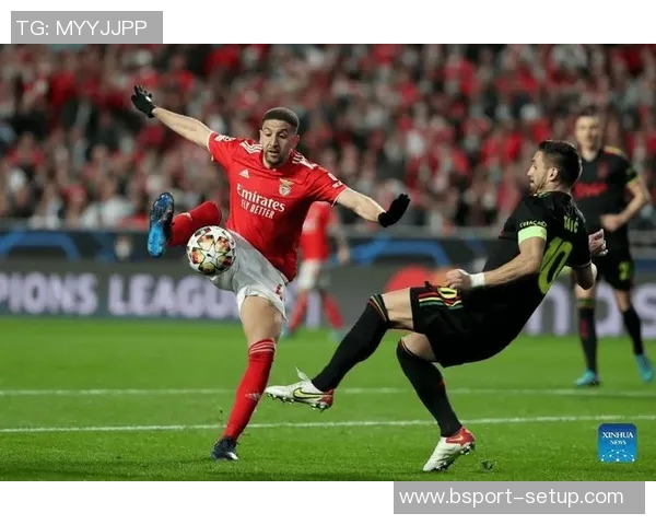 欧联杯激战阿森纳与本菲卡握手言和精彩瞬间引发全场热烈反响