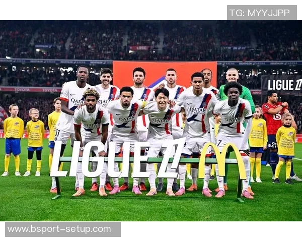 英超激战：那不勒斯与巴黎圣日耳曼战成平局全场沸腾点评精彩纷呈